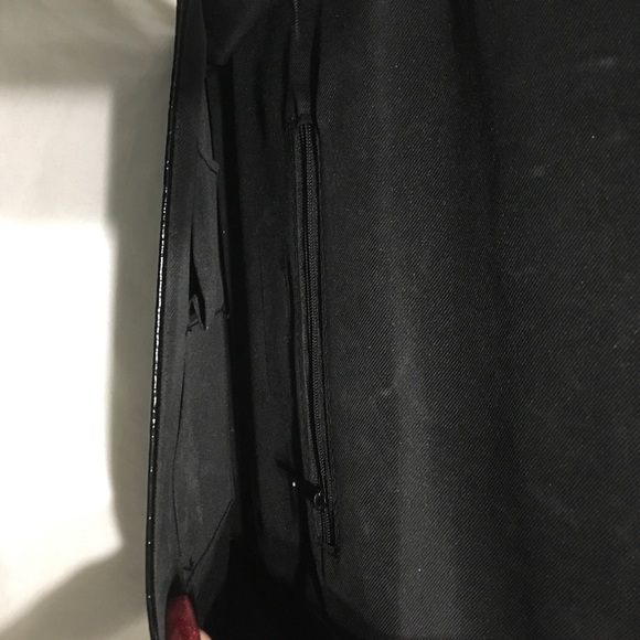 Black Crocodile Print Clutch - Picture 3 of 4